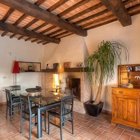 בית נופש Casale San Bartolomeo *