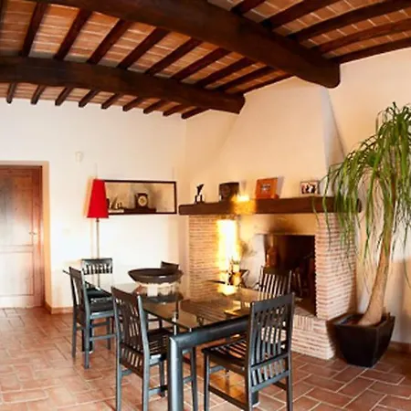 בית נופש Casale San Bartolomeo *